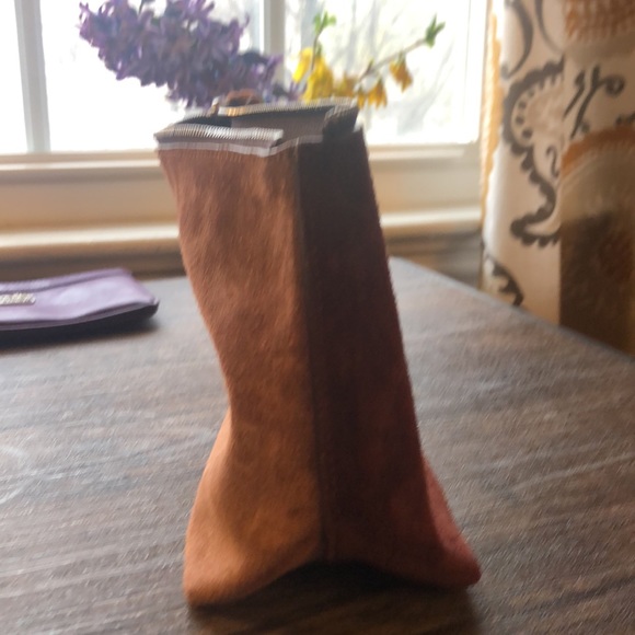 Theory Pouch Suede - Picture 4 of 5